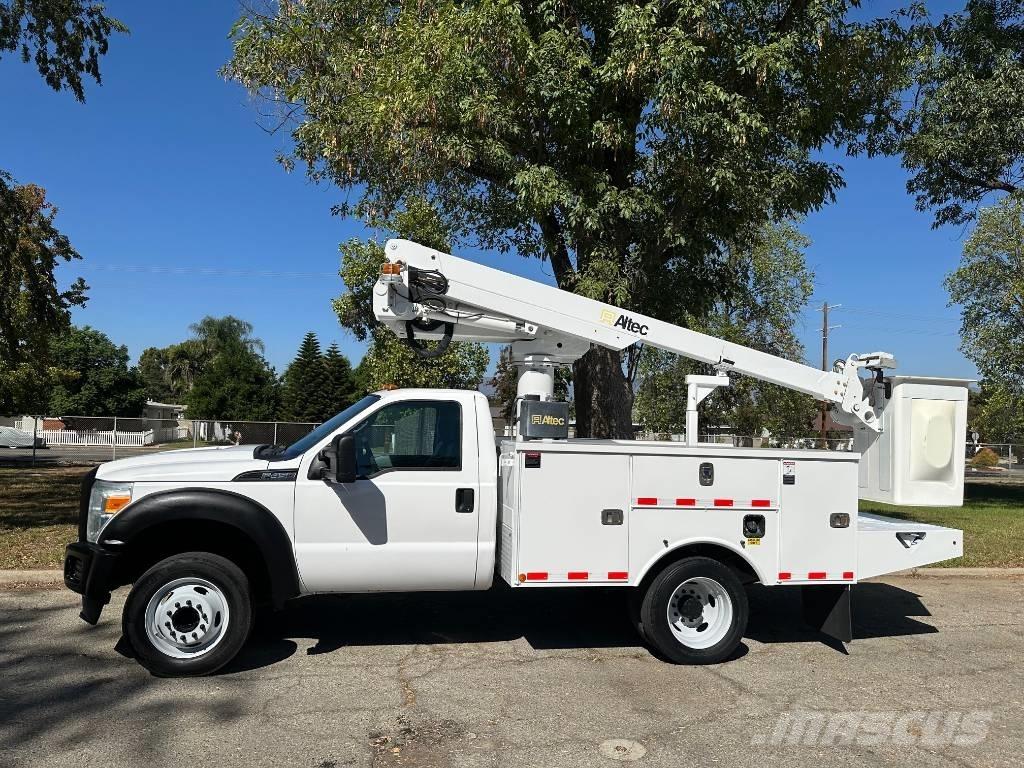 Altec AT 235 Platforme aeriene montate pe camion