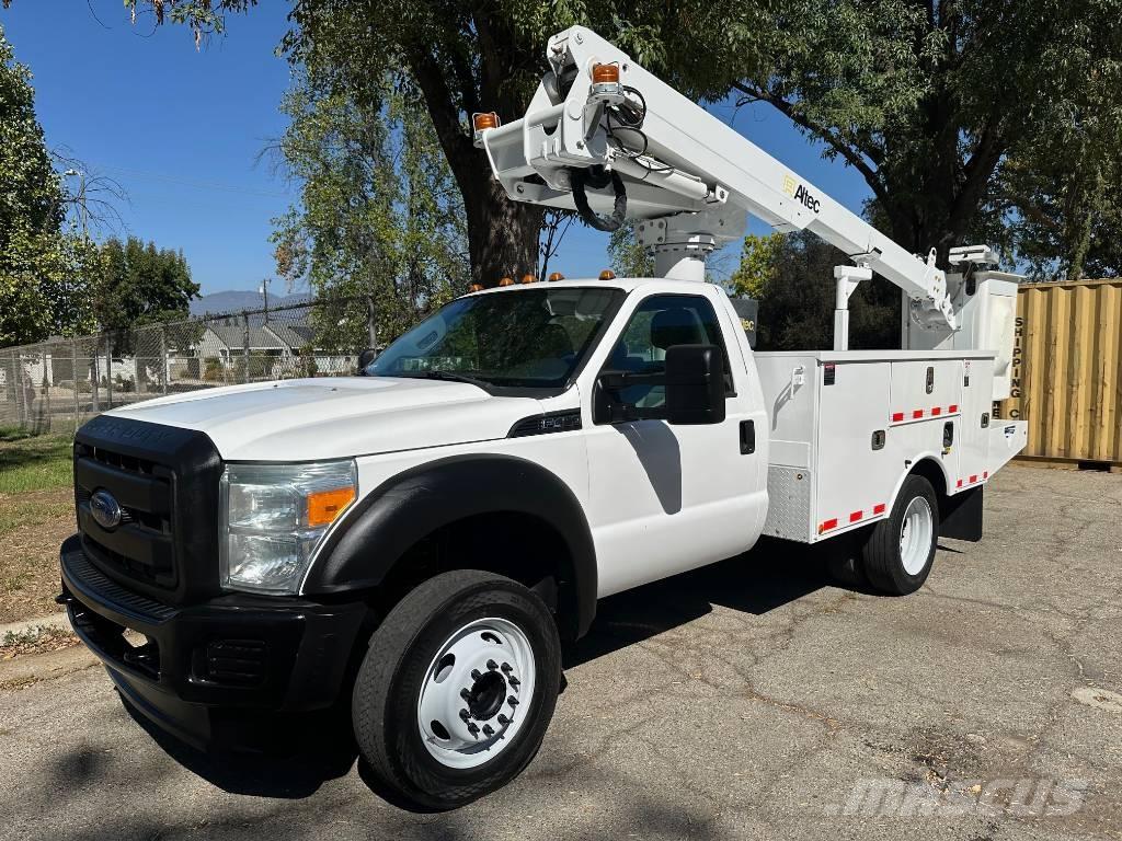 Altec AT 235 Platforme aeriene montate pe camion