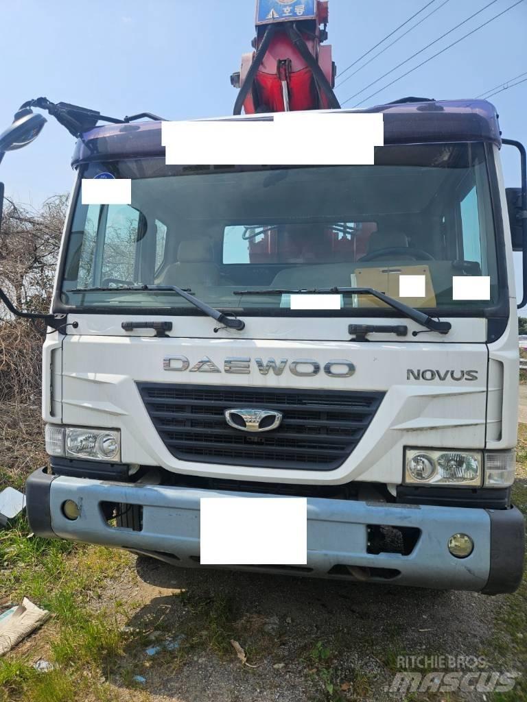 Horyong SKY450 Platforme aeriene montate pe camion