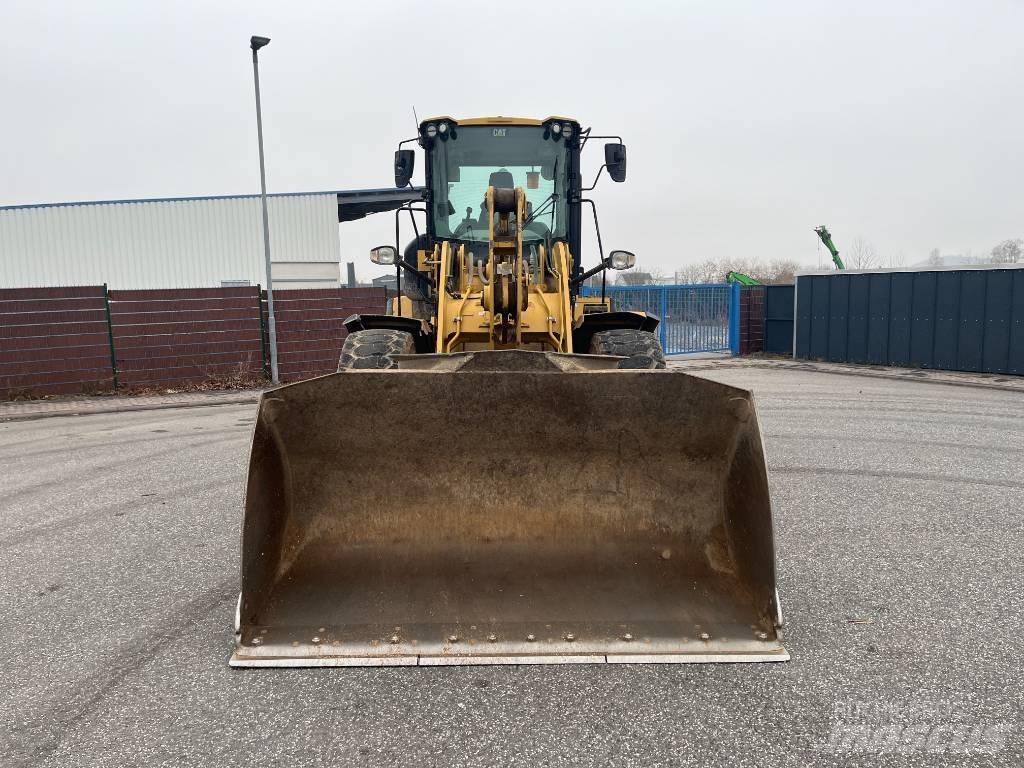 CAT 930M Incarcator pe pneuri