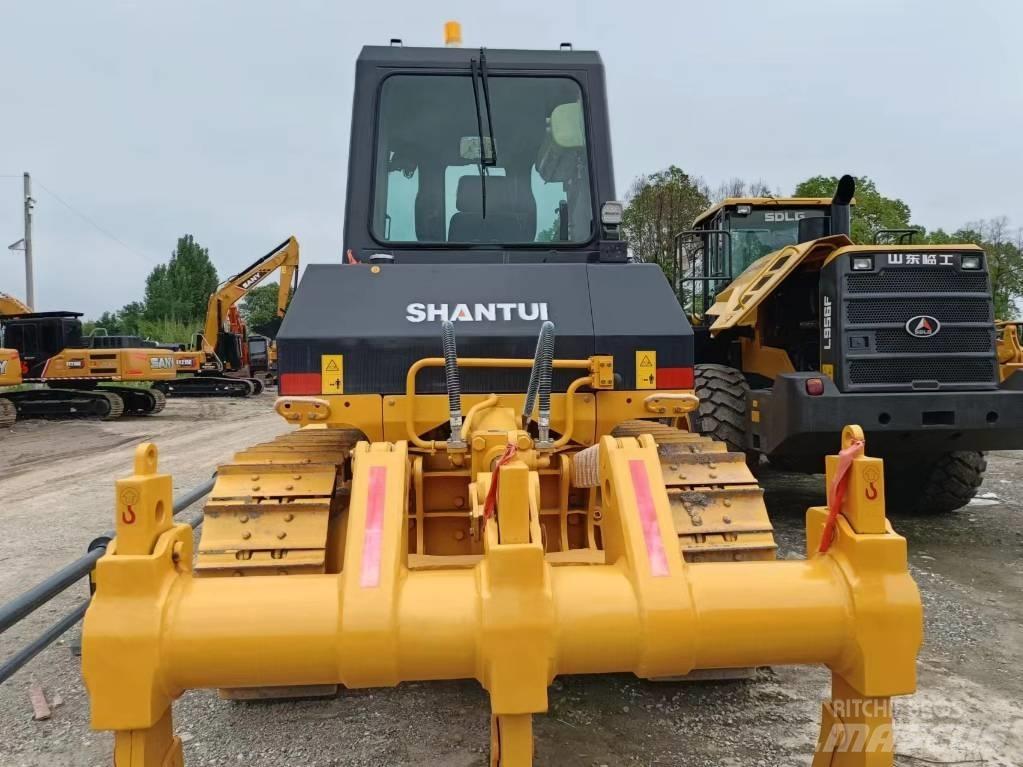 Shantui D16 Buldozere pe senile