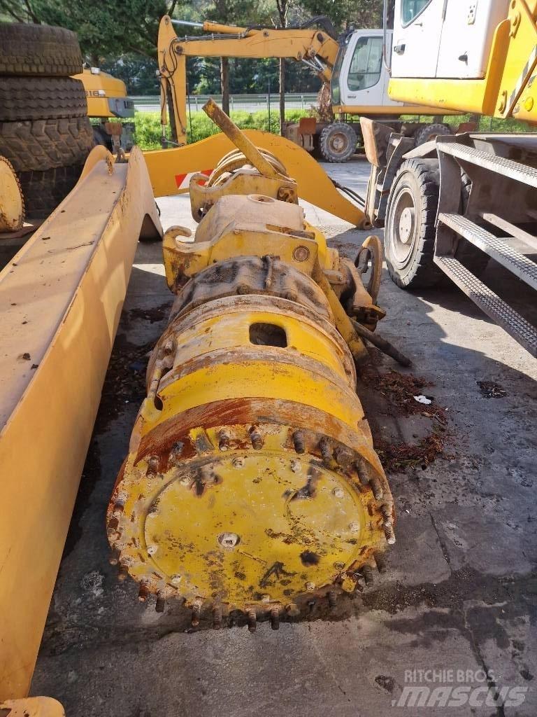 Komatsu KWA 055HD-4 Axe