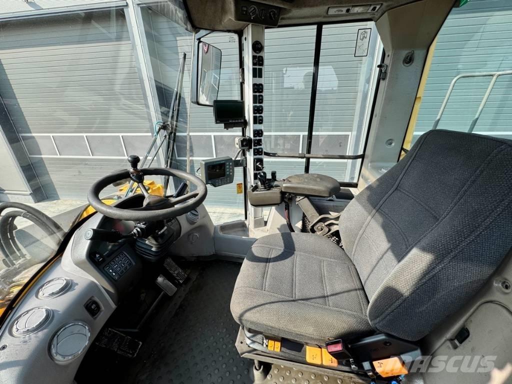 Volvo L 180 F Incarcator pe pneuri