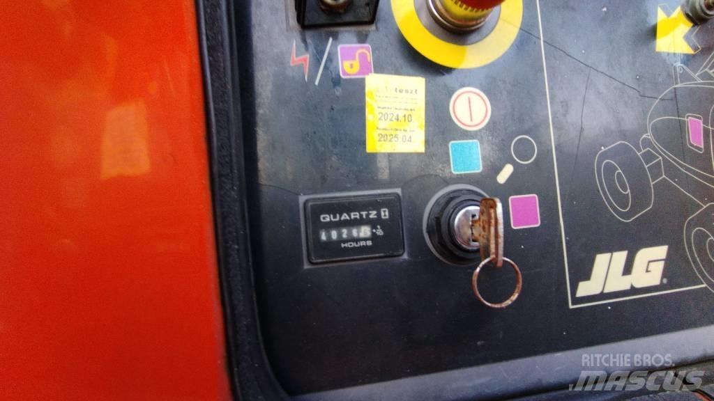JLG 800 AJ Nacele cu brat articulat