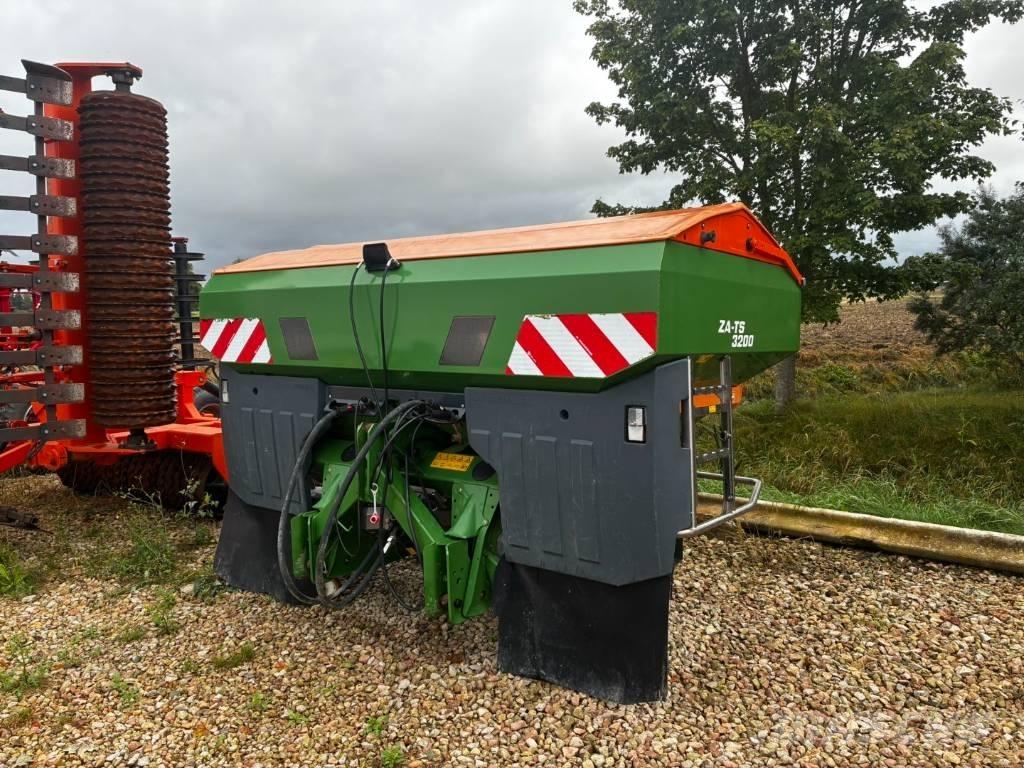 Amazone ZA-TS 3200 Împrastierea mineralelor