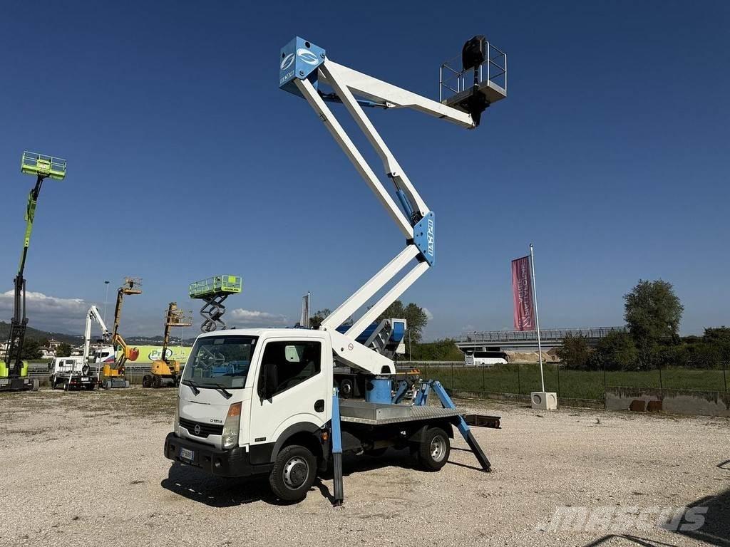 Socage DA320 Platforme aeriene montate pe camion