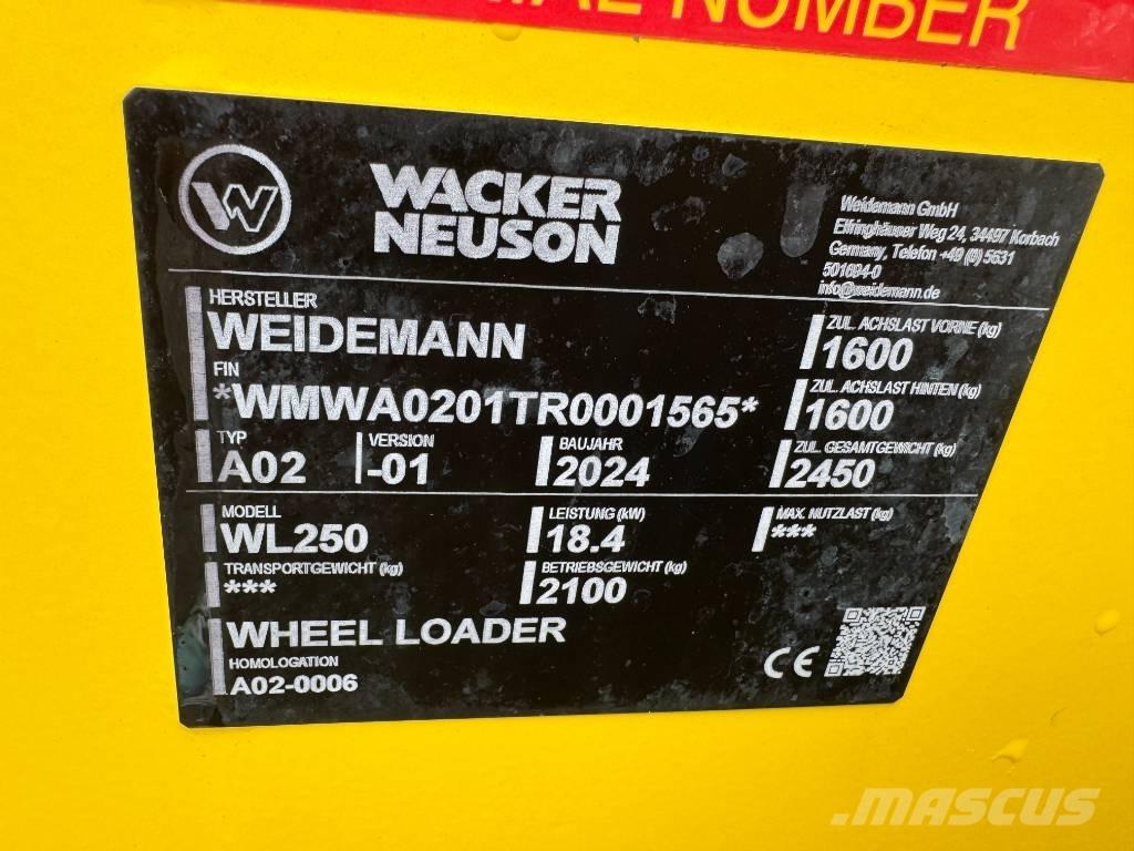 Wacker Neuson WL 250 Incarcator pe pneuri