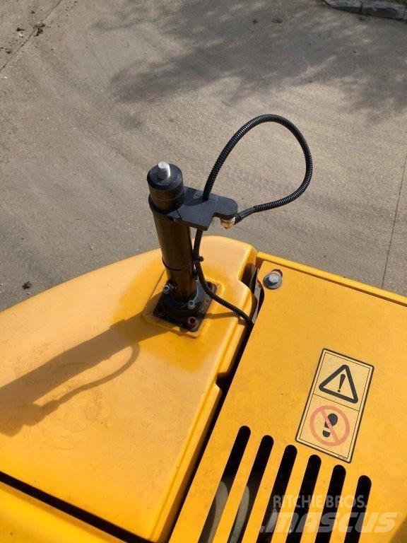 JCB 245 XR Excavatoare pe șenile
