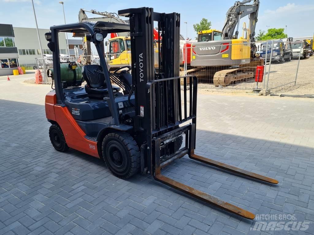 Toyota 02-8 FG F 25 Stivuitor GPL