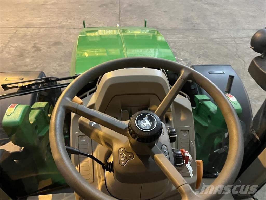 John Deere 6100M Tractoare