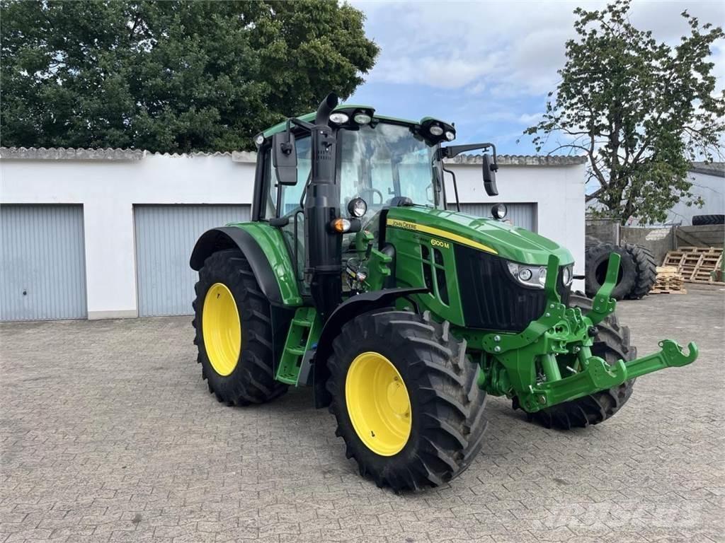 John Deere 6100M Tractoare