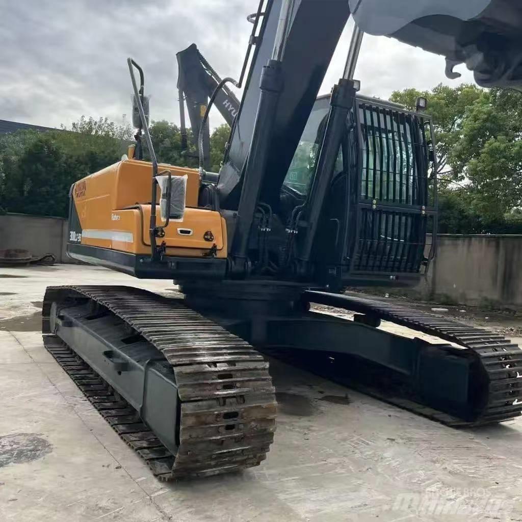 Hyundai 300-9 Excavatoare pe șenile
