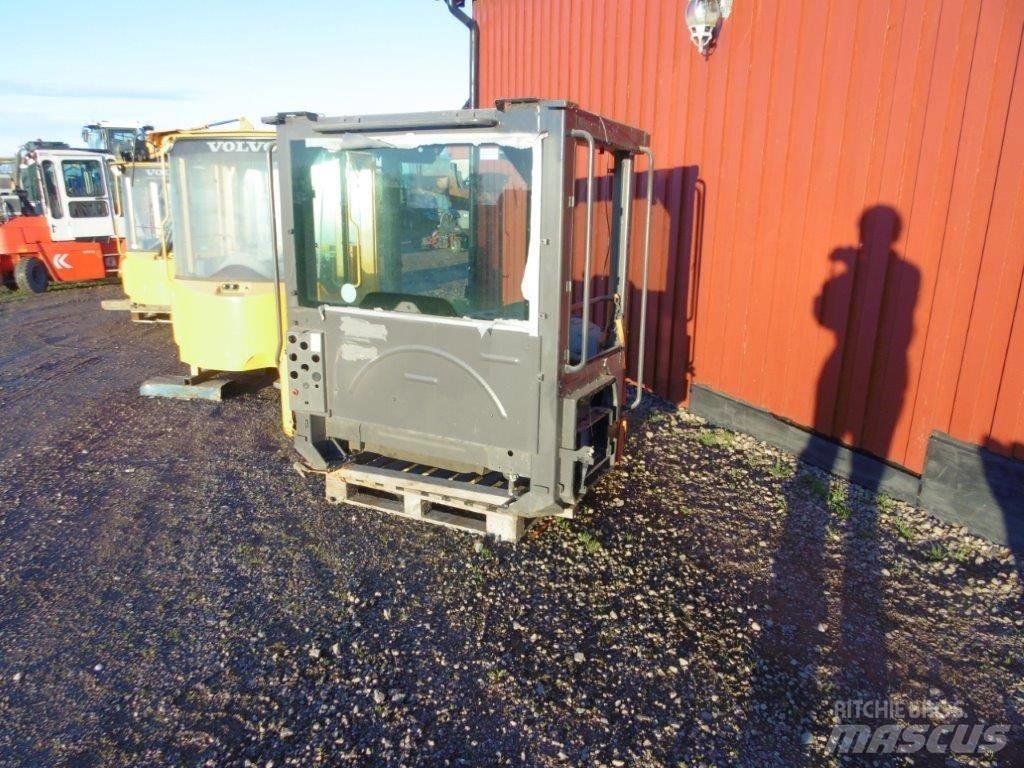 Hytt Volvo L60F Cabine si interior