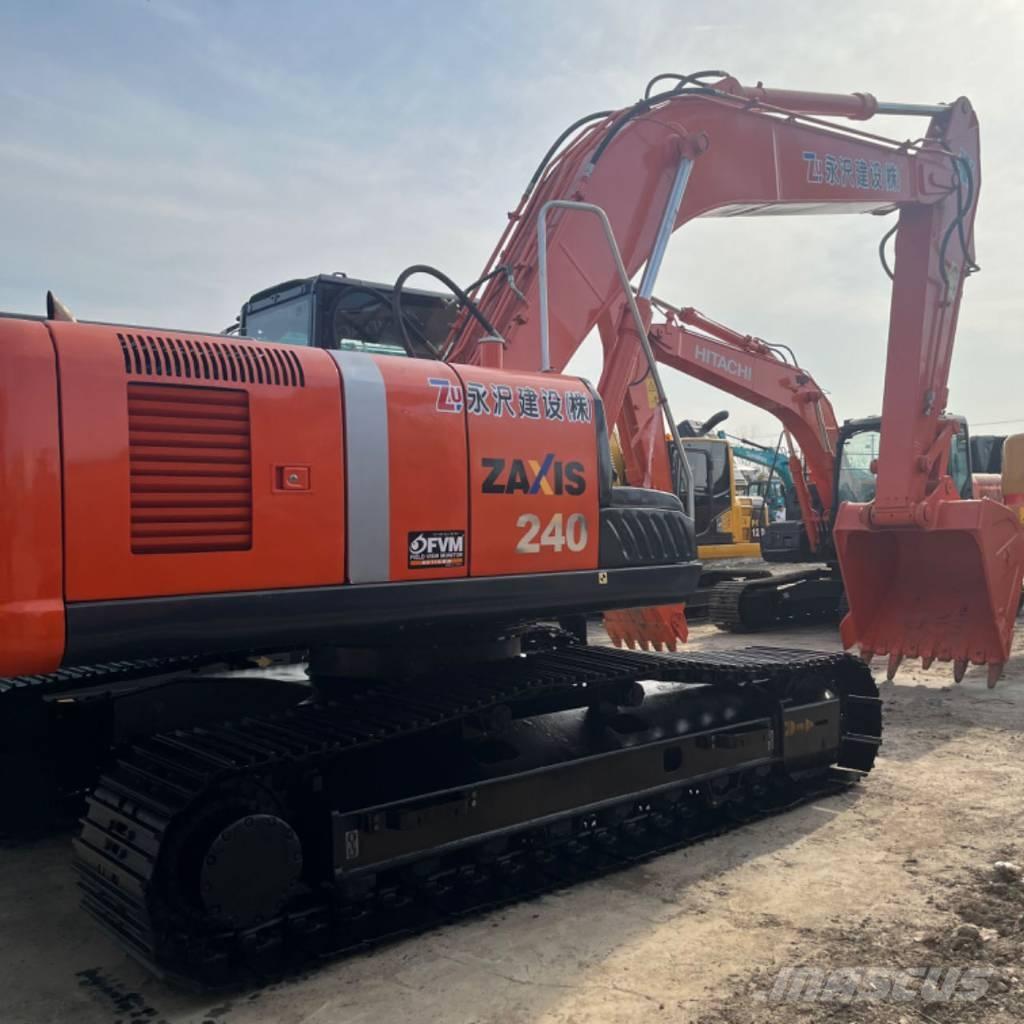 Hitachi ZX 240 Excavatoare pe șenile
