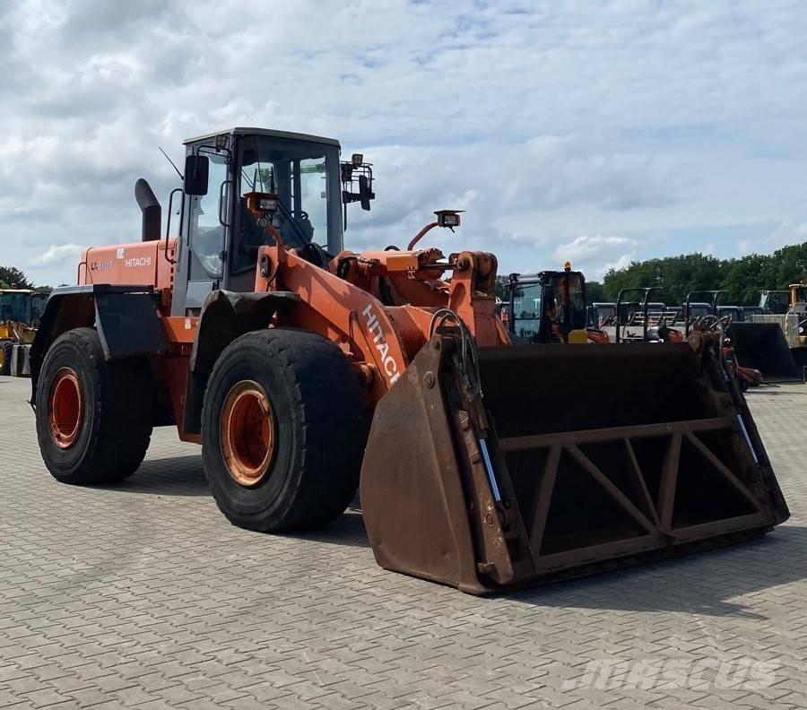 Hitachi LX 210 E Incarcator pe pneuri