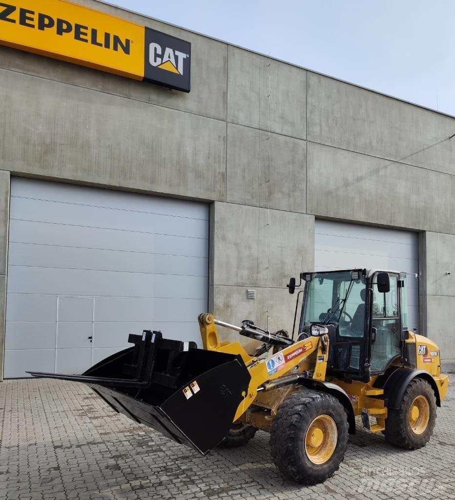 CAT 908 Incarcator pe pneuri