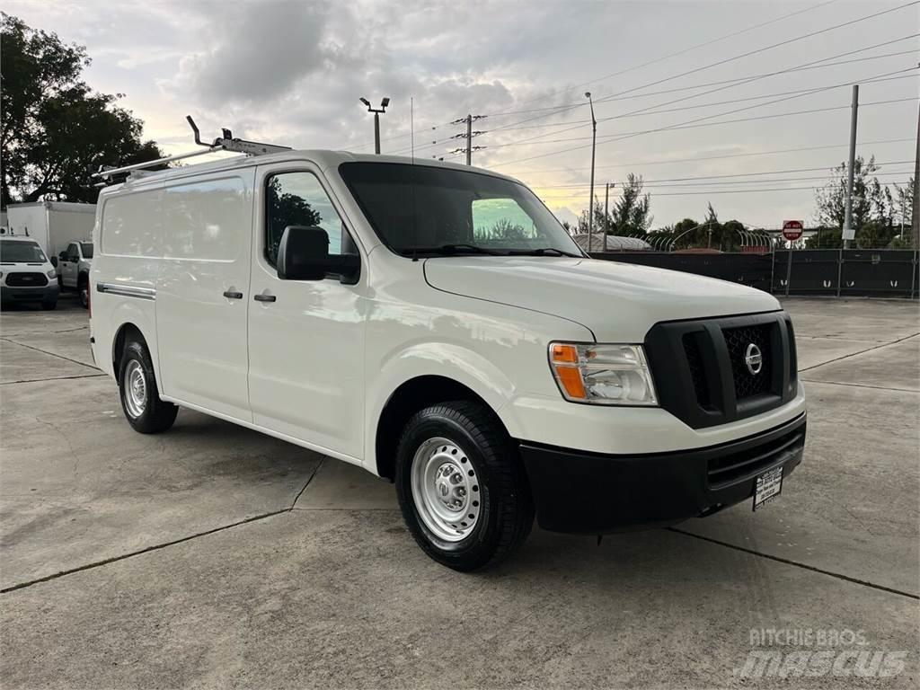 Nissan NV Autoutilitara transoprt marfuri