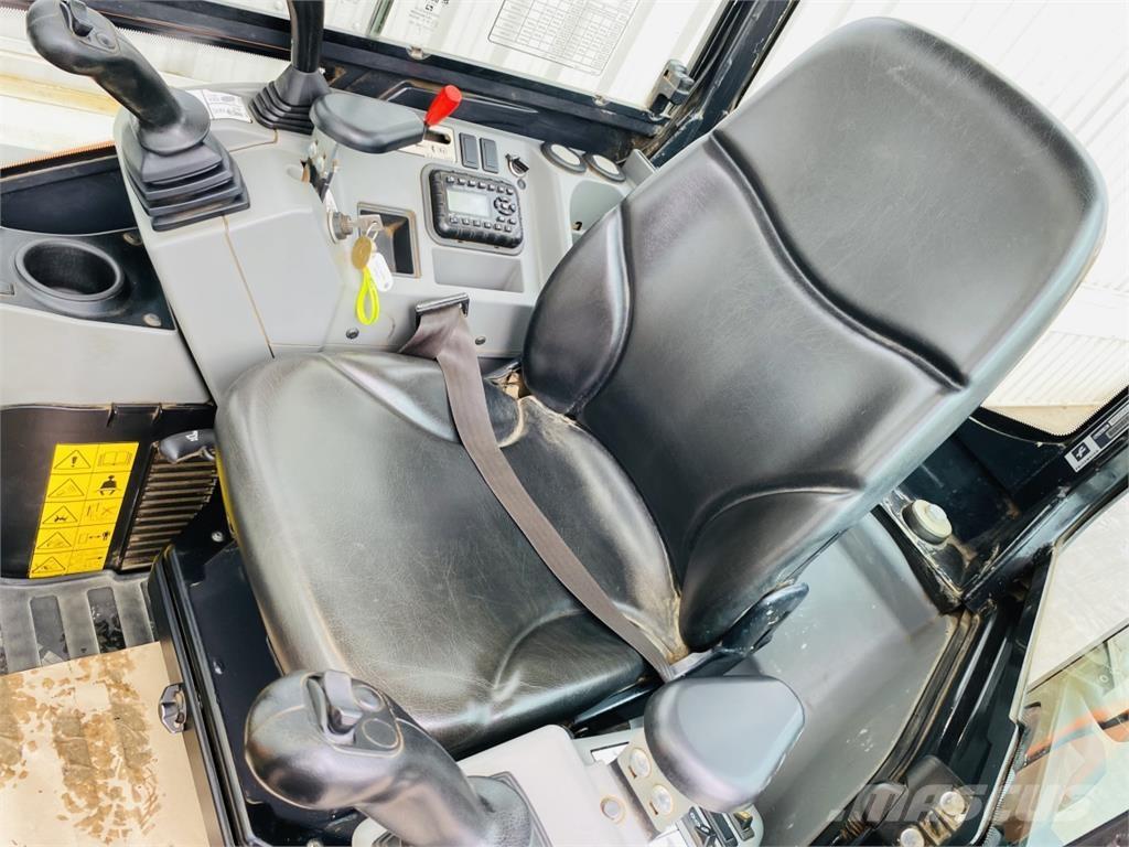 Doosan DX27Z Mini excavatoare < 7t