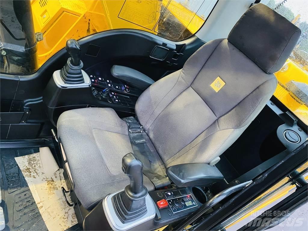 JCB JS220LC Excavatoare pe șenile
