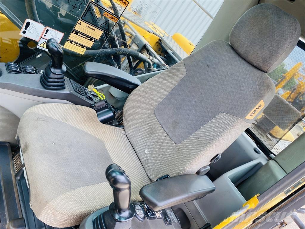 Volvo EC210CL Excavatoare pe șenile
