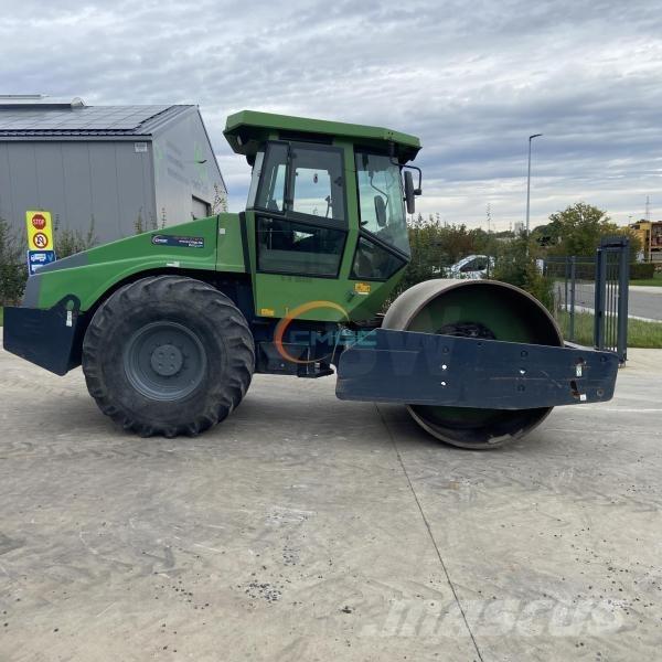 Dynapac CA302D Compactoare sol