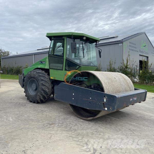 Dynapac CA302D Compactoare sol
