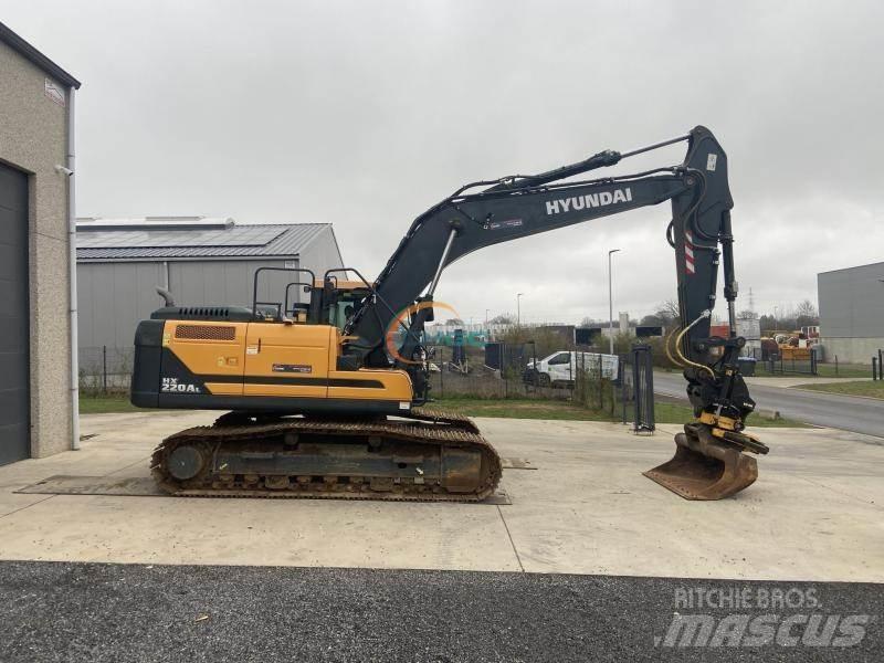 Hyundai HX220 L Excavatoare cu roti