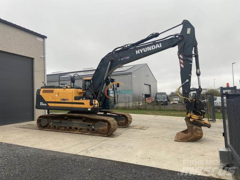 Hyundai HX220 L Excavatoare cu roti