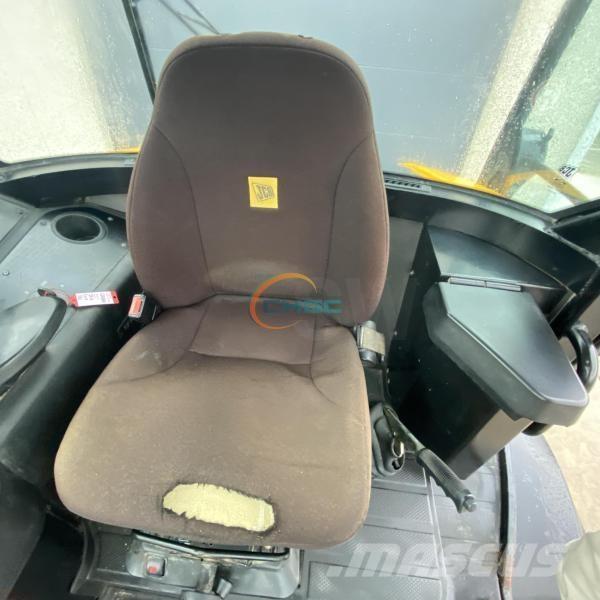 JCB TM220 Incarcator pe pneuri