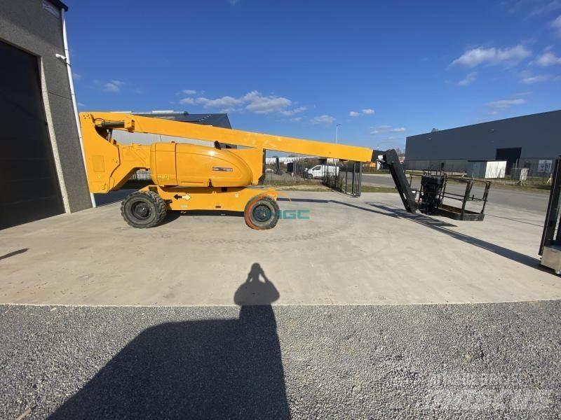 JLG 800AJ Nacele cu brat articulat