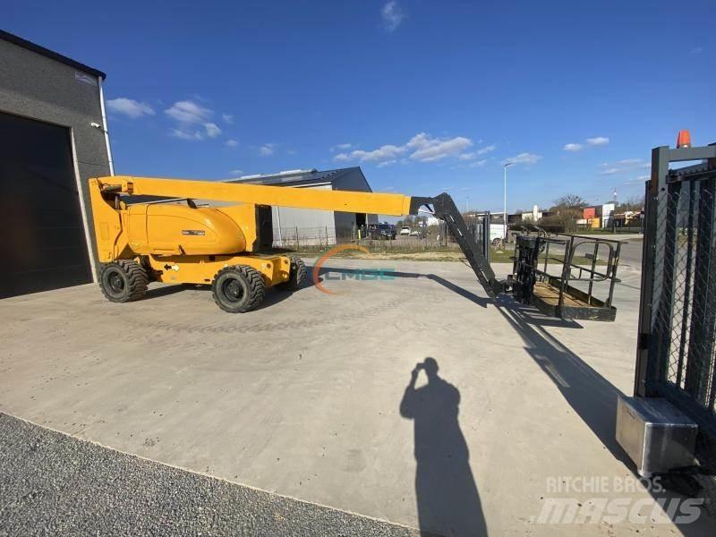 JLG 800AJ Nacele cu brat articulat