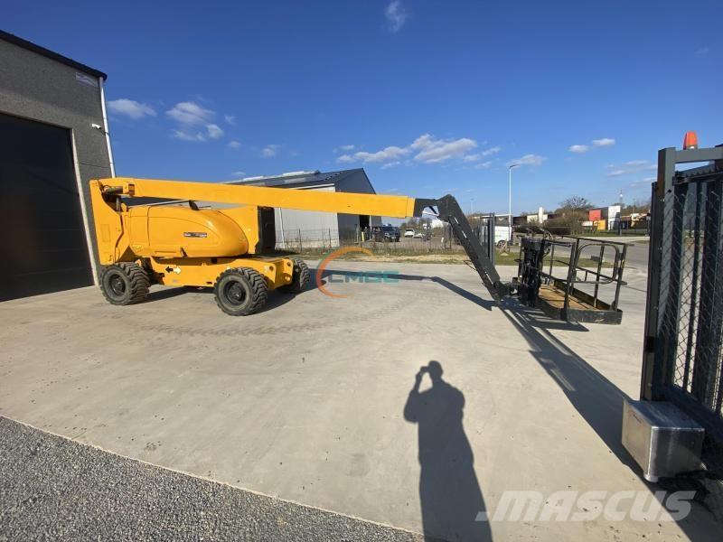 JLG 800AJ Nacele cu brat articulat