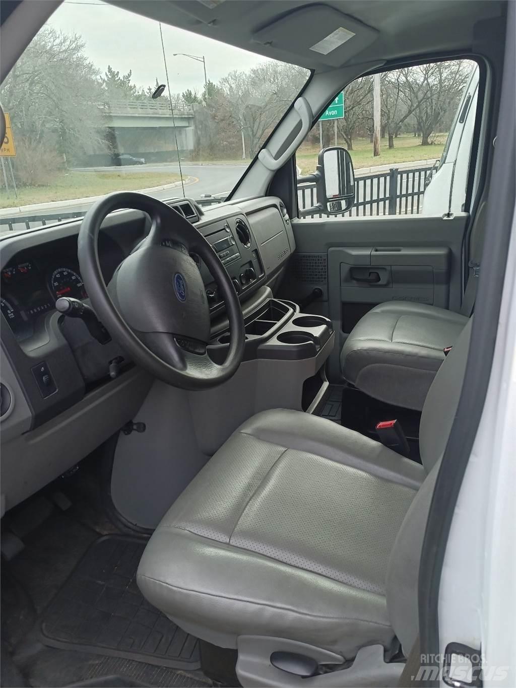 Ford E350 Autocamioane