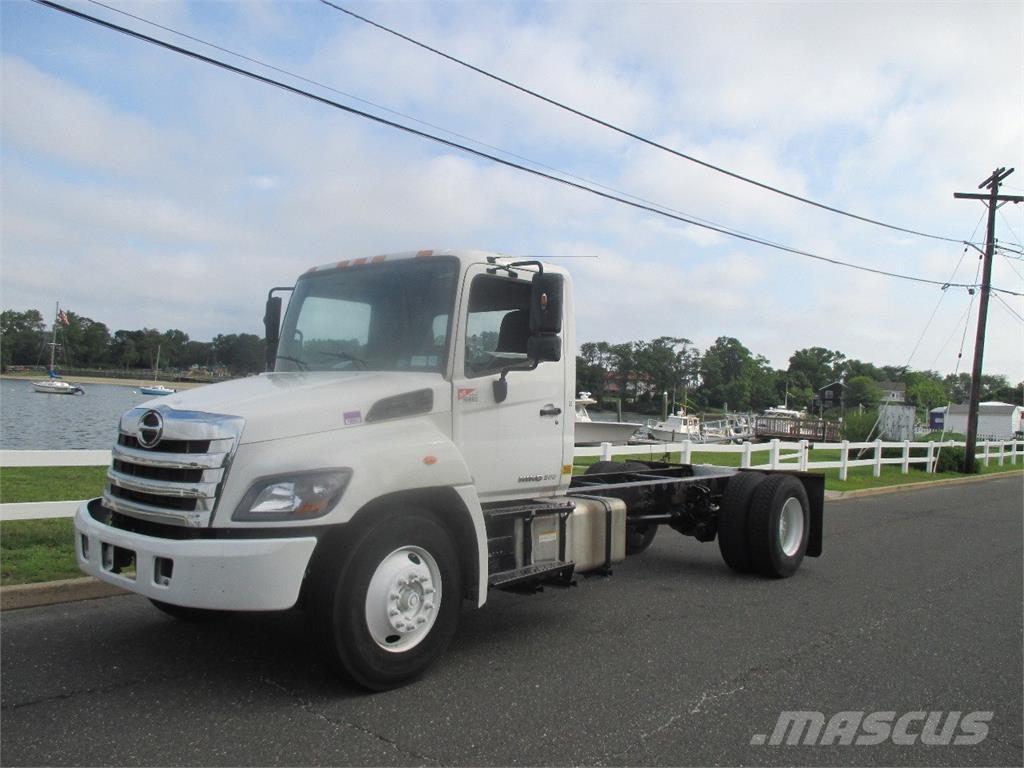Hino 268 Camion cabina sasiu