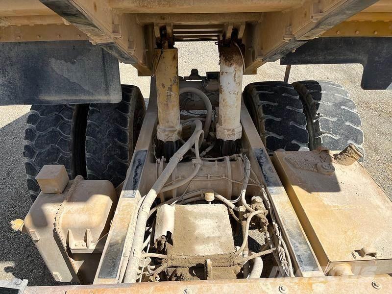 CAT 771D Camioane cu basculante rigide