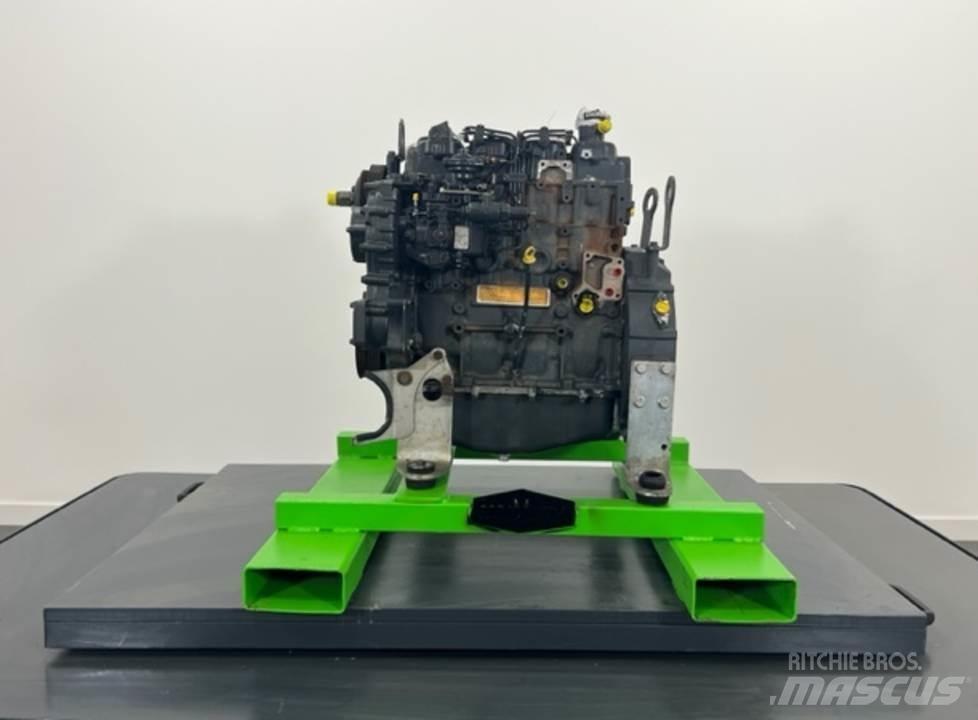 CASE 221E Motoare