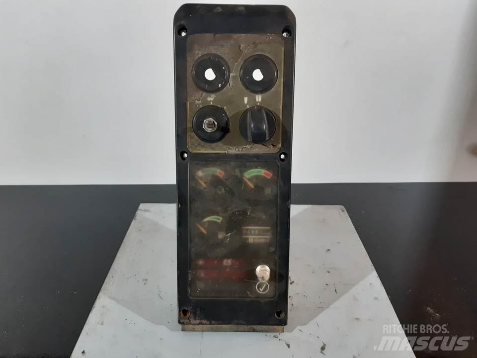CAT 307 Cabine si interior