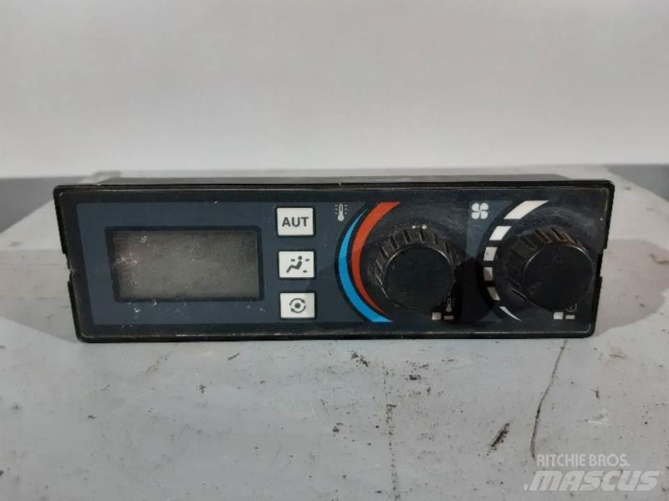 CAT 312CL Cabine si interior
