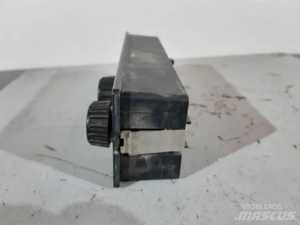 CAT 312CL Cabine si interior