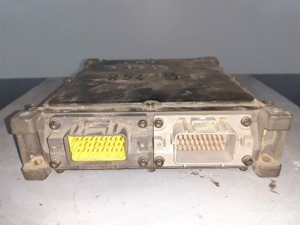 CAT 317B Cabine si interior