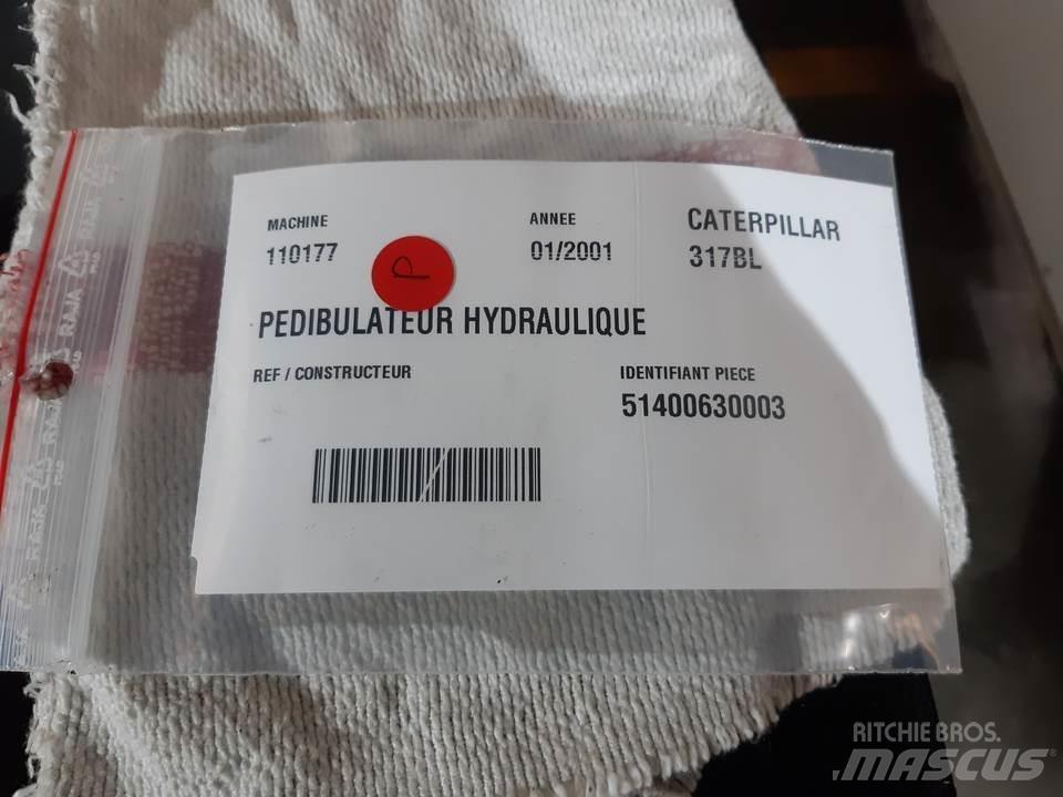 CAT 317BL Cabine si interior