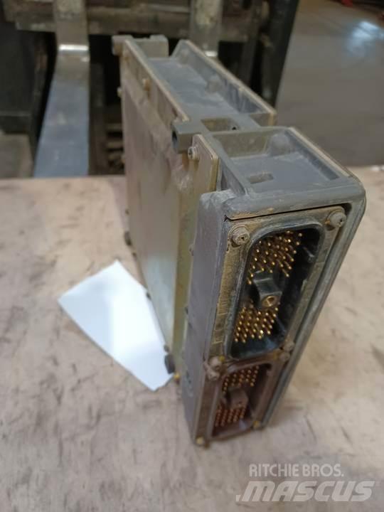 CAT 318C Cabine si interior