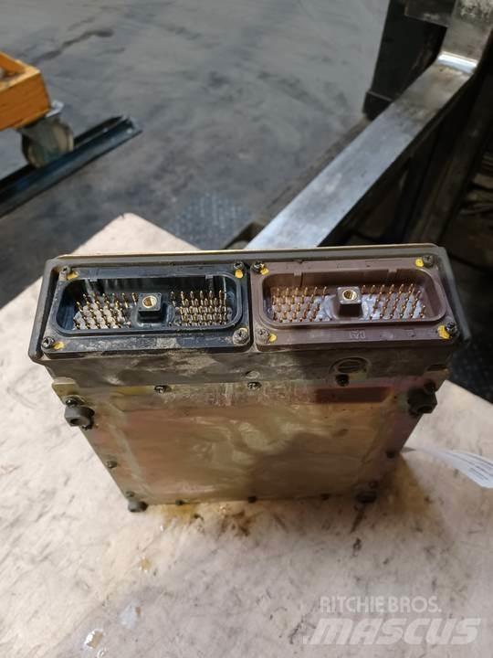 CAT 318C Cabine si interior