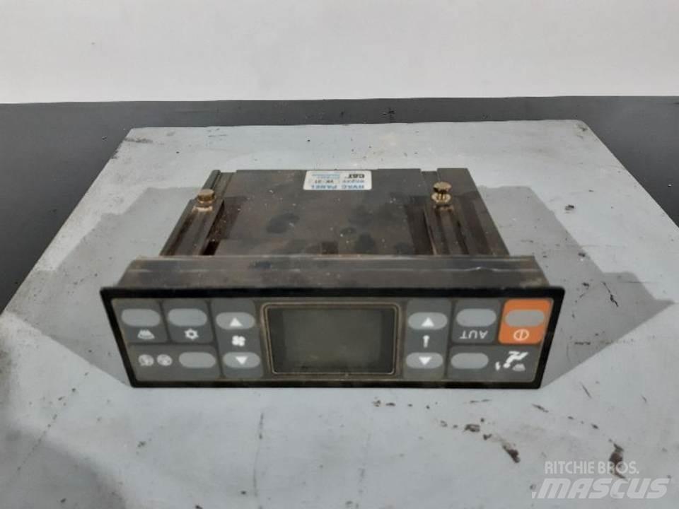 CAT 318C Cabine si interior
