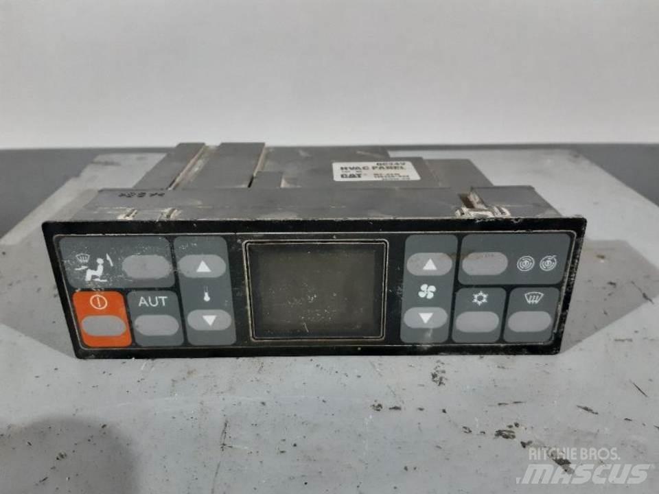 CAT 318C Cabine si interior