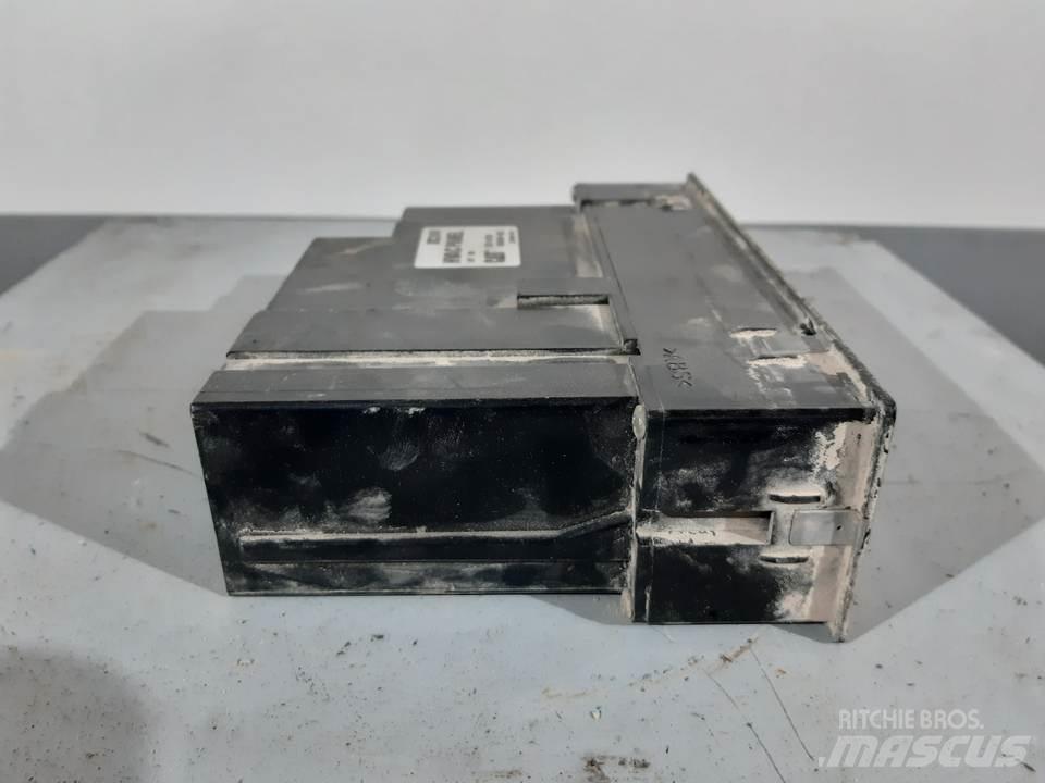 CAT 318C Cabine si interior