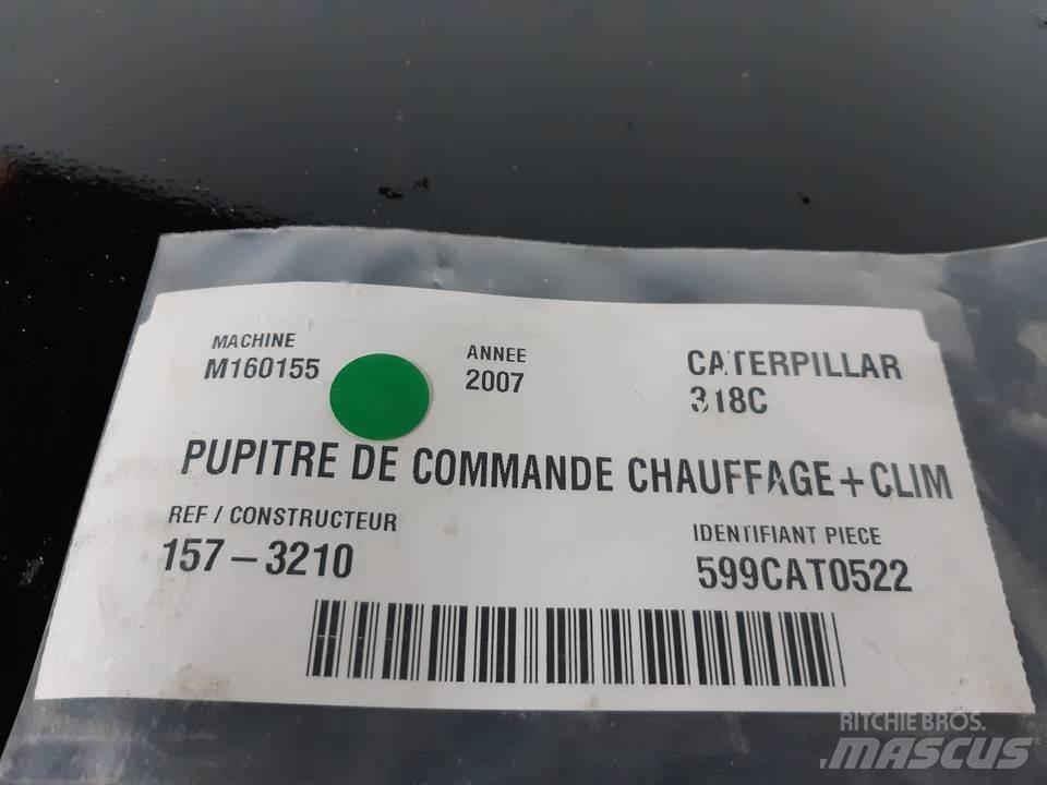 CAT 318C Cabine si interior