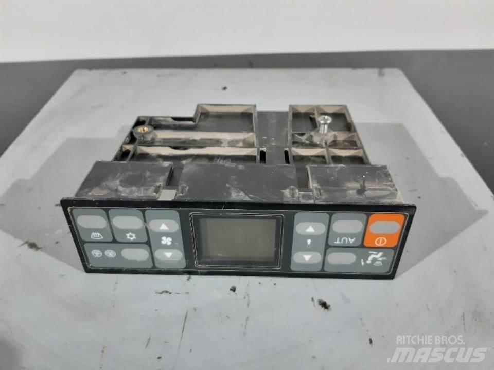 CAT 320C Cabine si interior