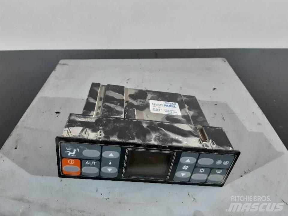 CAT 320DL Cabine si interior