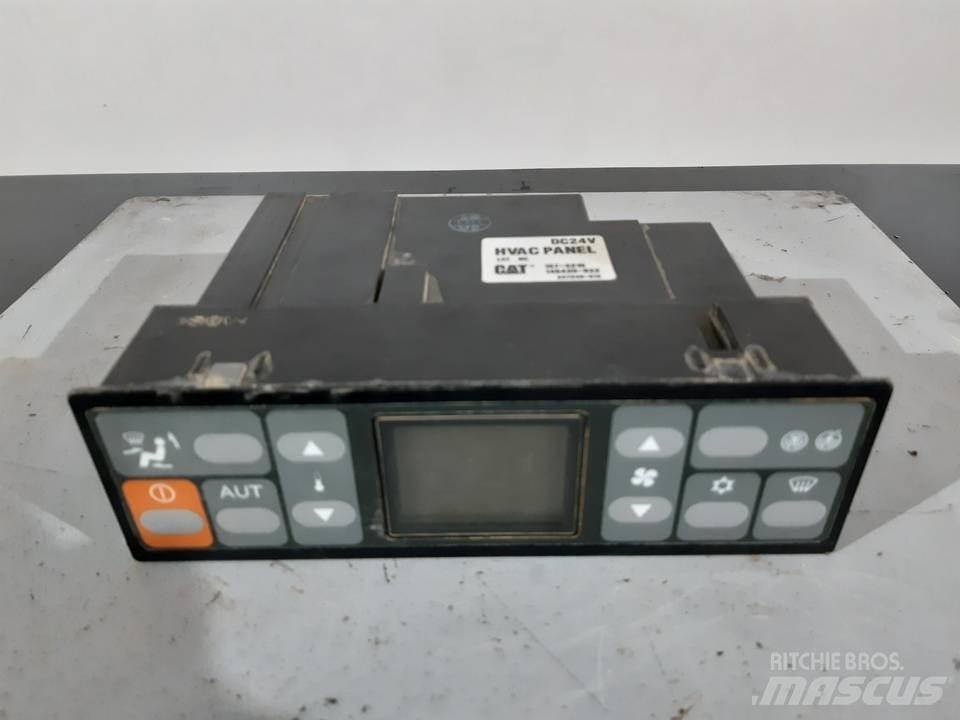 CAT 322 Cabine si interior